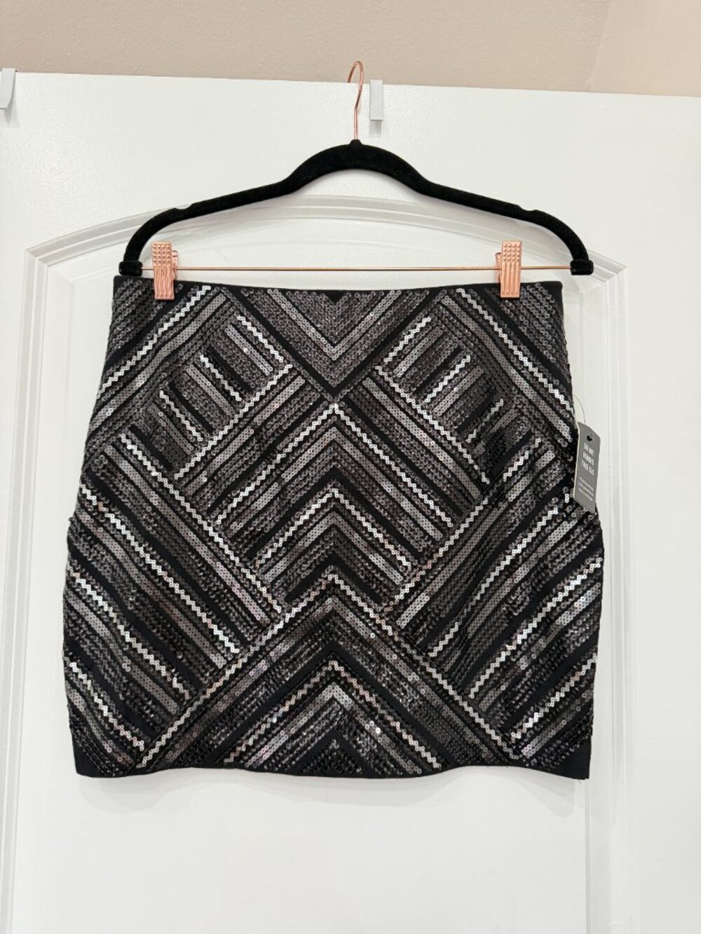 Express Sequin Chevron Mini Skirt, Size M NWT - $70 Retail